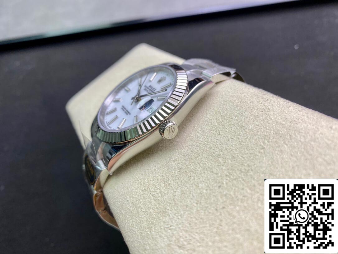 Rolex Datejust M126334-0009 41 mm Oyster-Armband, sauberes Fabrikweißes Zifferblatt