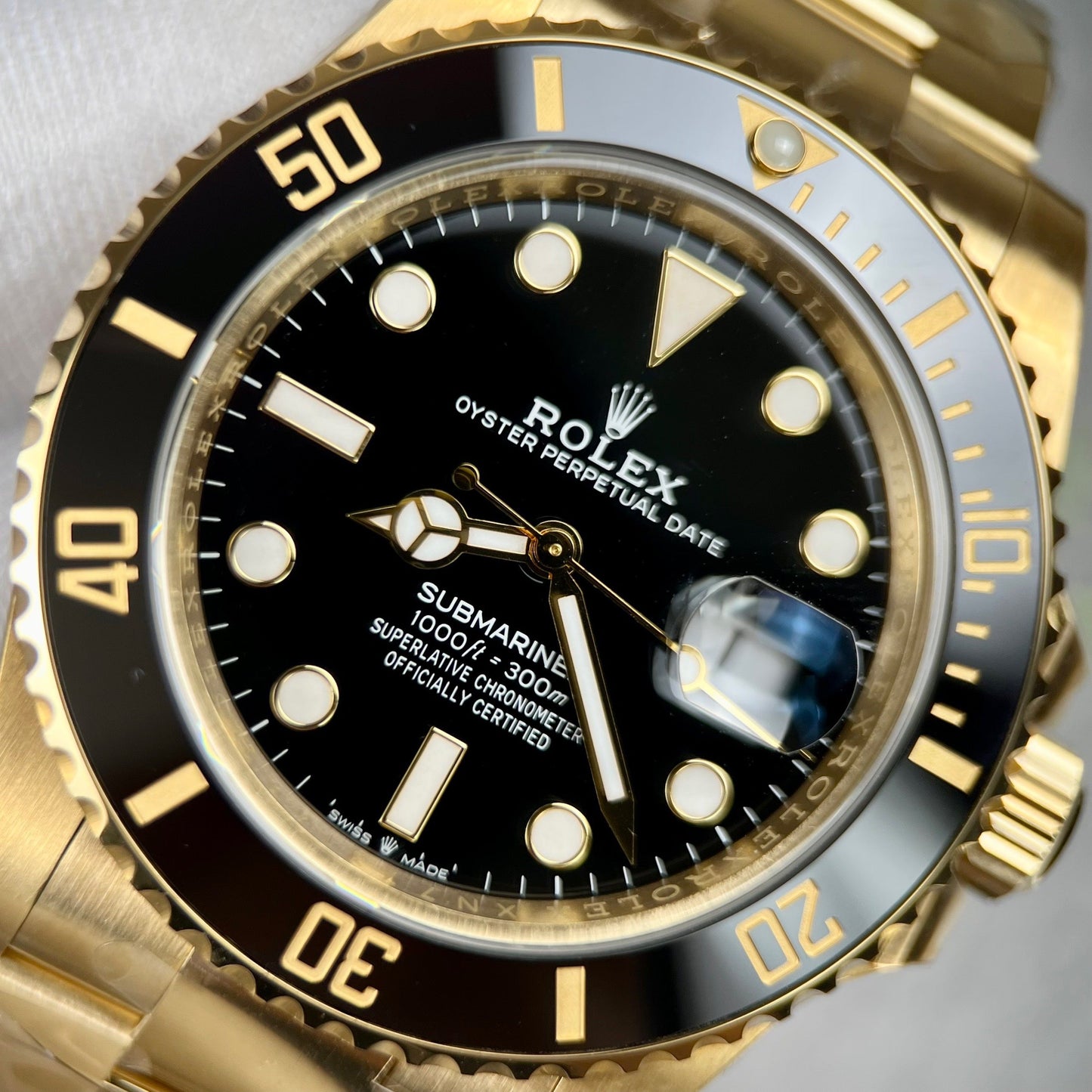 Montre pour homme Rolex Submariner Date cadran noir en or jaune 126618LN-0002 enveloppée d'or 18 carats