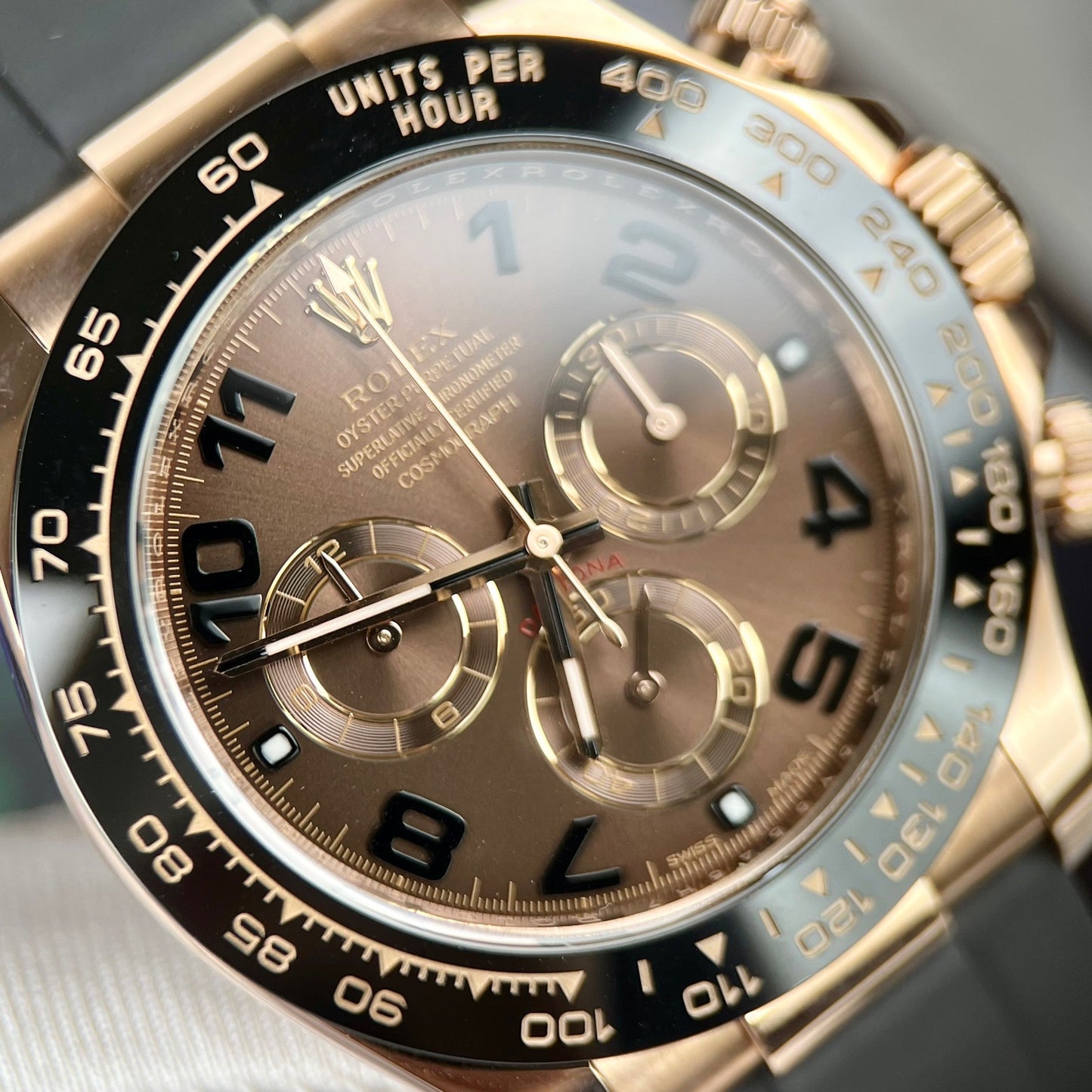 Rolex Daytona Or Rose Chocolat Cadran Arabe Et Lunette En Céramique Bracelet En Caoutchouc Oysterflex 116515LN