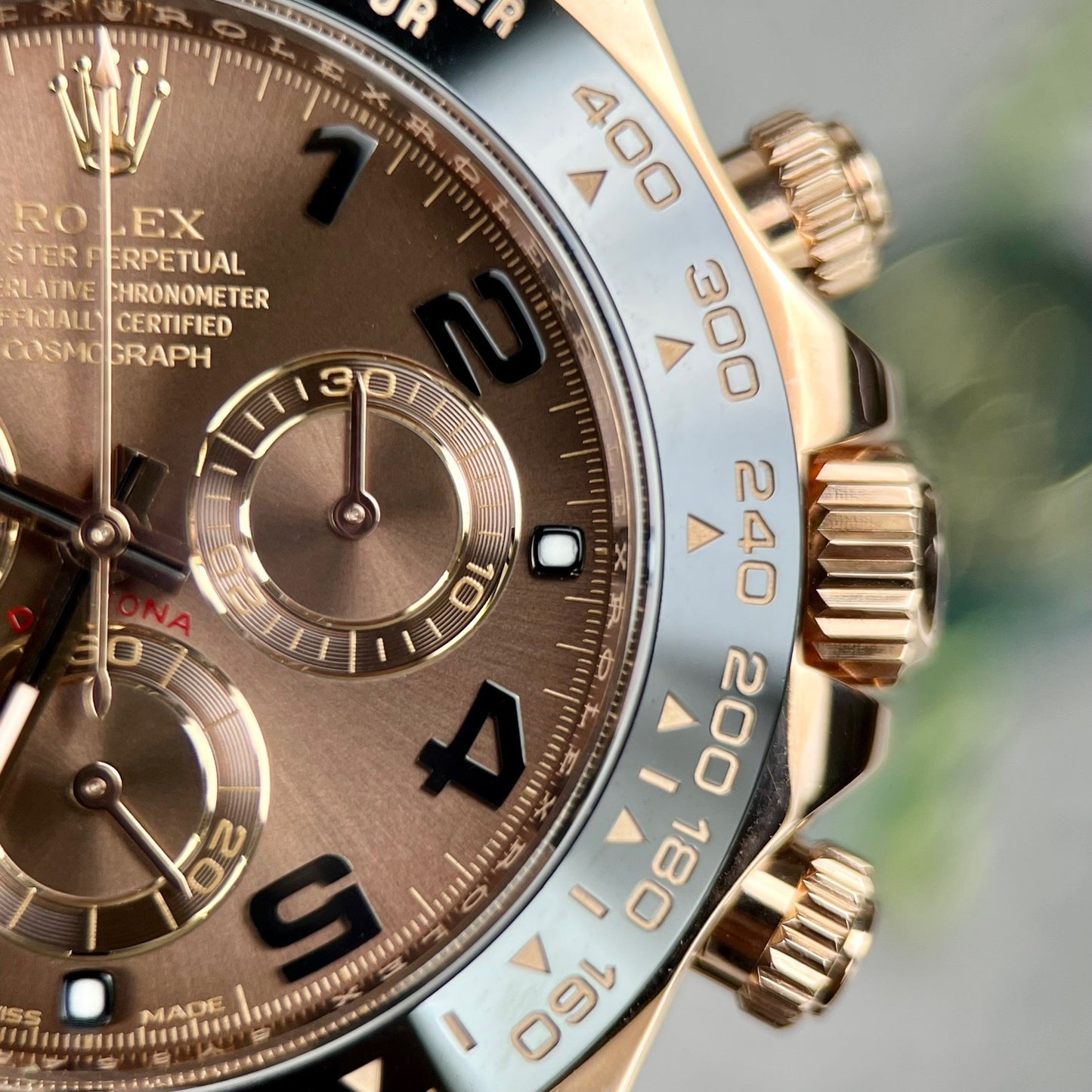 Rolex Daytona Or Rose Chocolat Cadran Arabe Et Lunette En Céramique Bracelet En Caoutchouc Oysterflex 116515LN