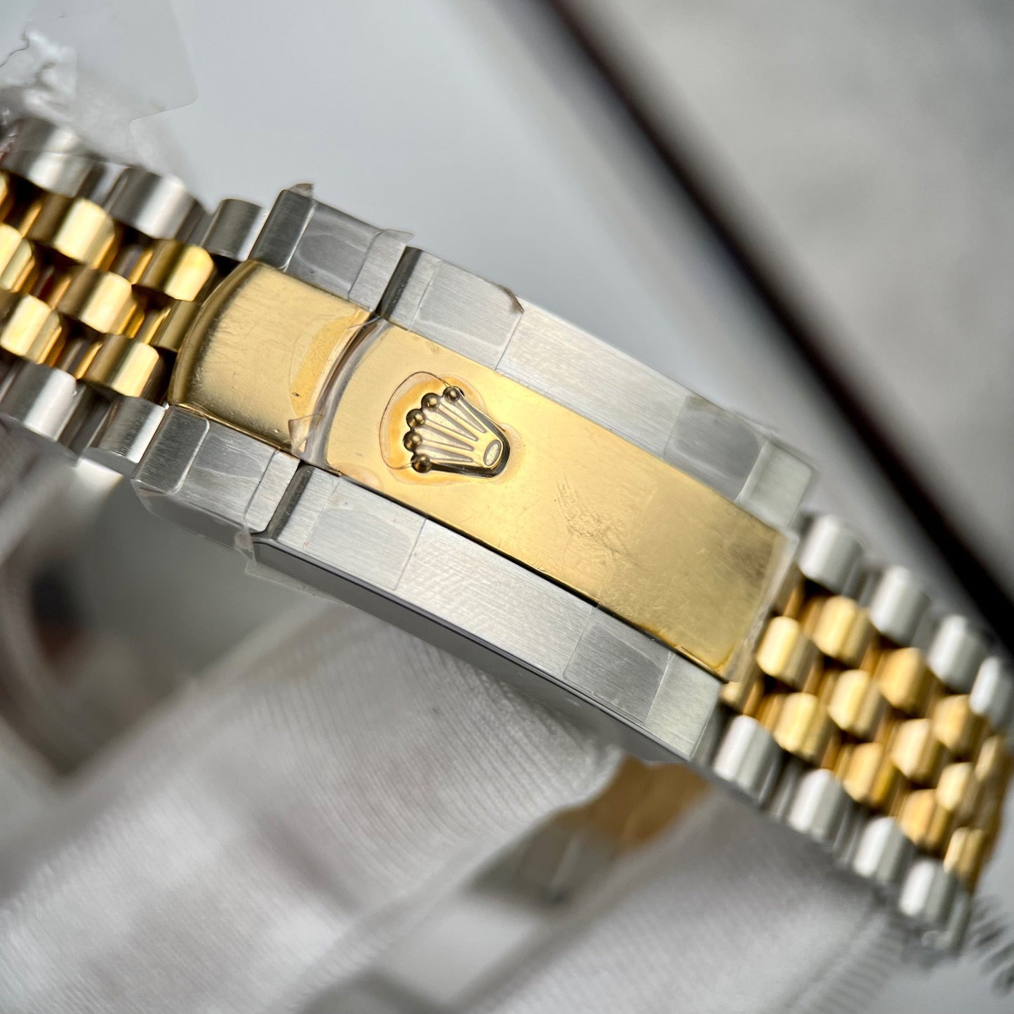 Rolex Datejust 36 mm Diamants 126283RBR Or jaune 18 carats et moissanite