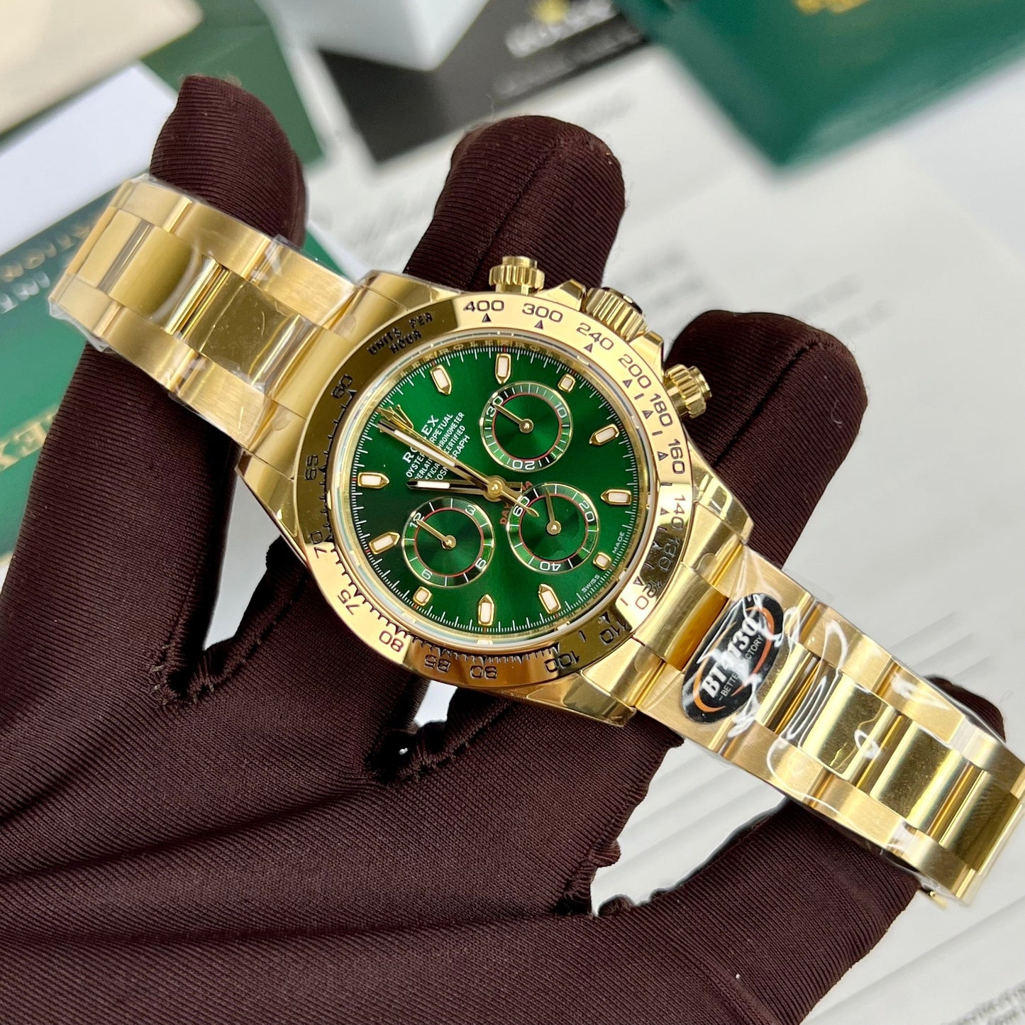 Montre Rolex Cosmograph Daytona 40 en or jaune, cadran arabe vert 116508, revêtement en or jaune 18 carats