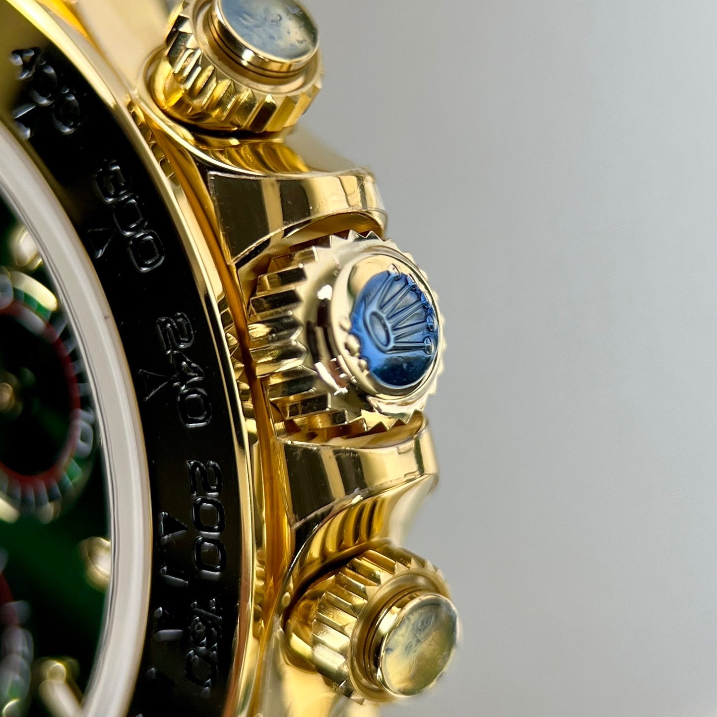 Montre Rolex Cosmograph Daytona 40 en or jaune, cadran arabe vert 116508, revêtement en or jaune 18 carats