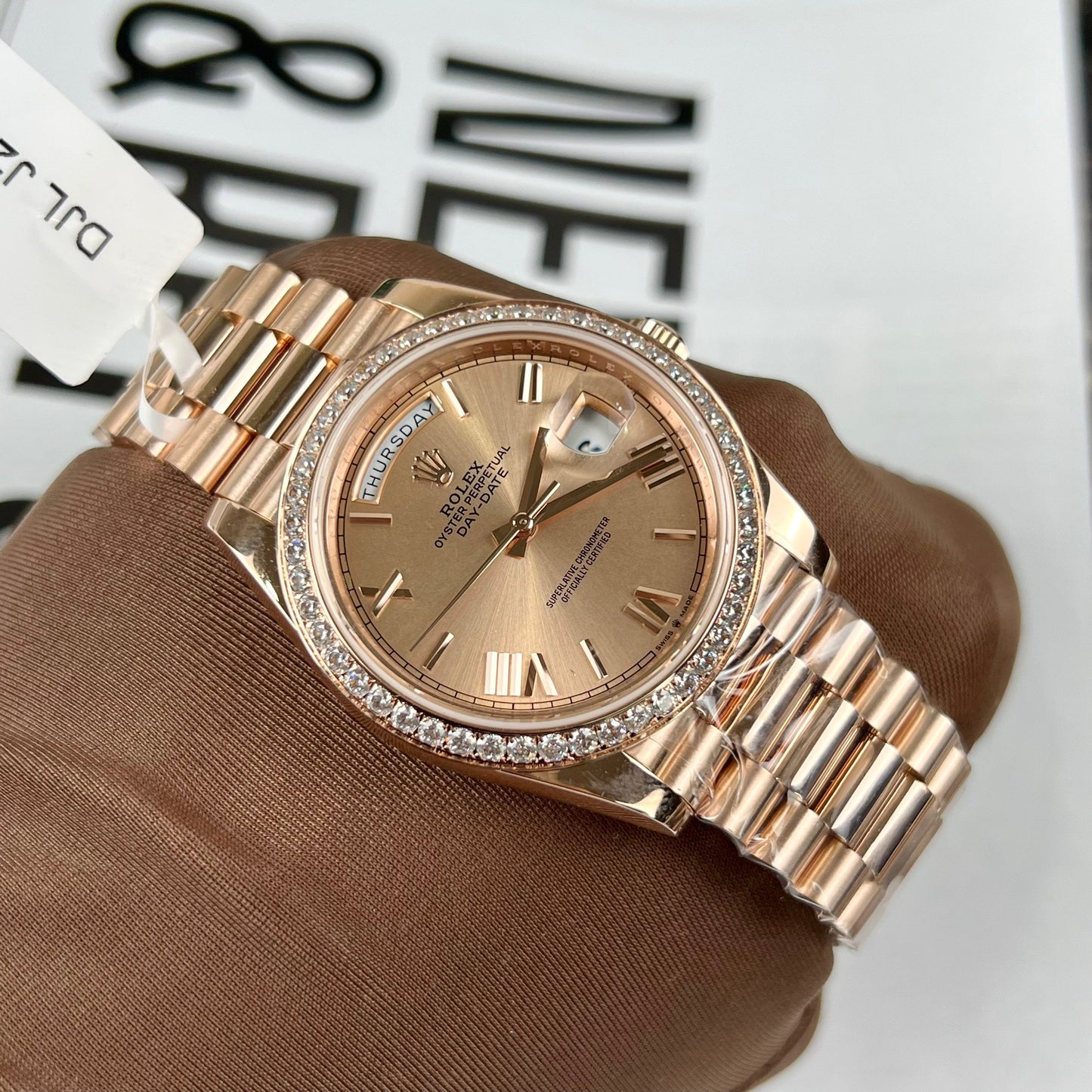 Rolex Oyster Day-Date 40 mm 228235, beschichtetes 18-karätiges Roségold, beste 1:1-Edition, 130-Gramm-Moissanit-Lünette