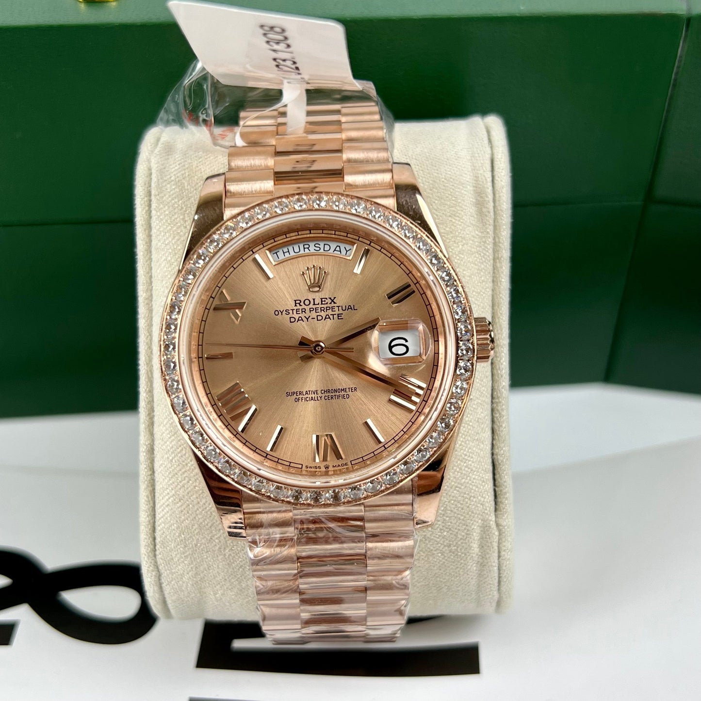 Rolex Oyster Day-Date 40 mm 228235, beschichtetes 18-karätiges Roségold, beste 1:1-Edition, 130-Gramm-Moissanit-Lünette