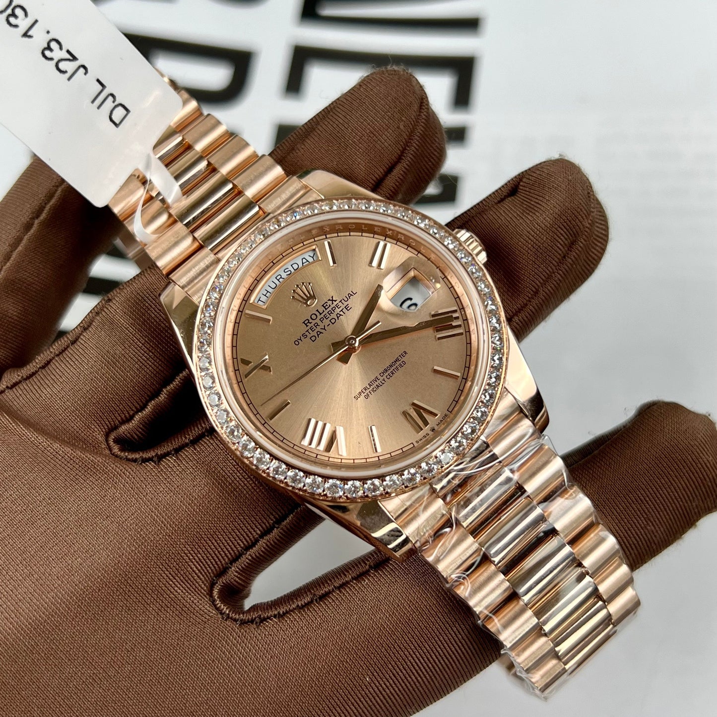 Rolex Oyster Day-Date 40 mm 228235, beschichtetes 18-karätiges Roségold, beste 1:1-Edition, 130-Gramm-Moissanit-Lünette