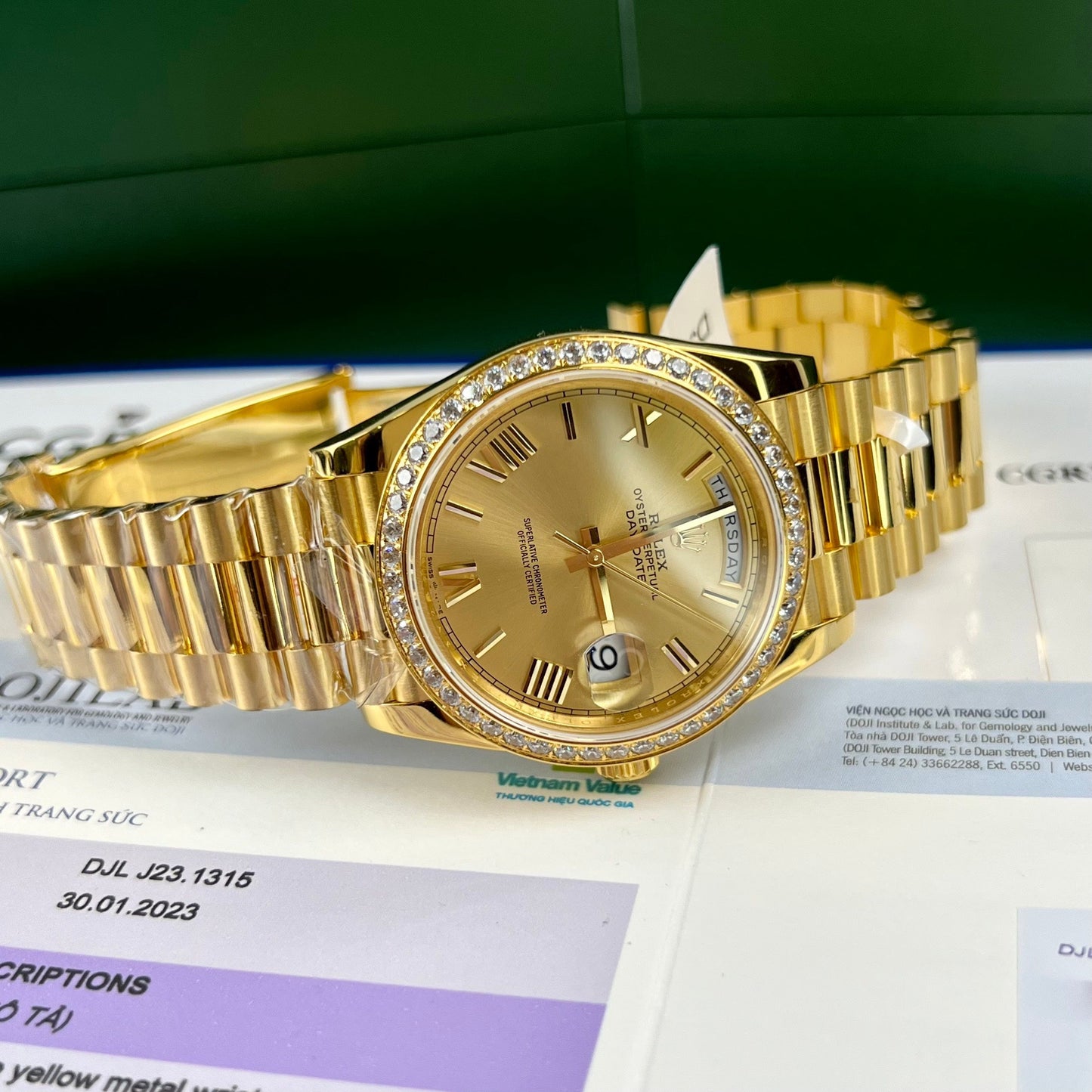 Rolex Day-Date 40 mm 228238-0006, beschichtetes 18-Karat-Gelbgold, beste 1:1 Edition-Moissanit-Lünette