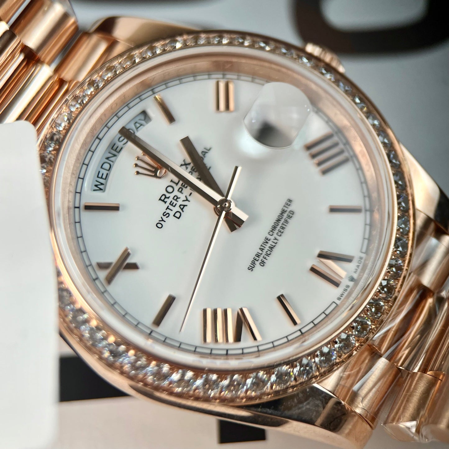 Rolex Day-Date 40 228235-0032 40 mm meilleure édition 1:1 revêtement en or rose 18 carats et lunette en pierre