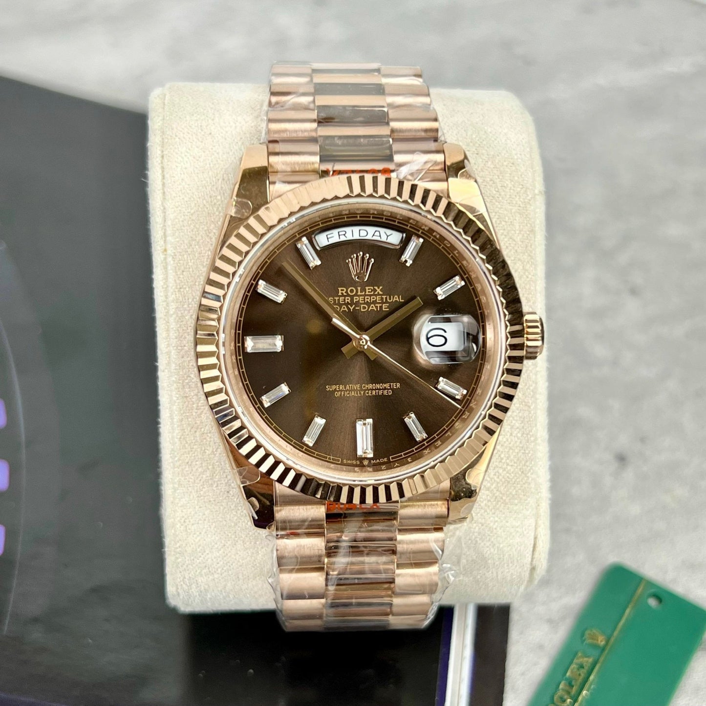 Rolex Day-Date 40 mm 228235 cadran chocolat or rose 18 carats rempli 167 grammes