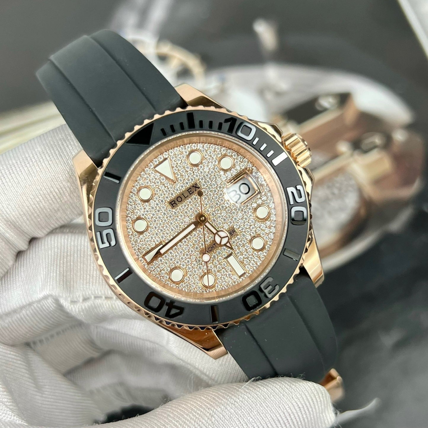 Rolex Yacht-Master 40 126655 Cadran pavé - Mouvement 3235 recouvert d'or 18 carats et de moissanite