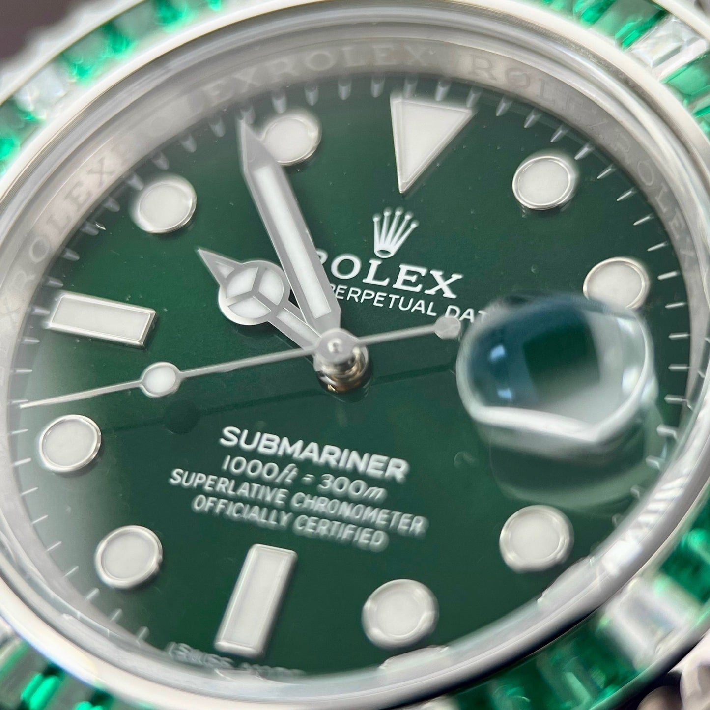 Rolex Submariner Hulk Oystersteel personnalisé Moissanite Diamants super vip