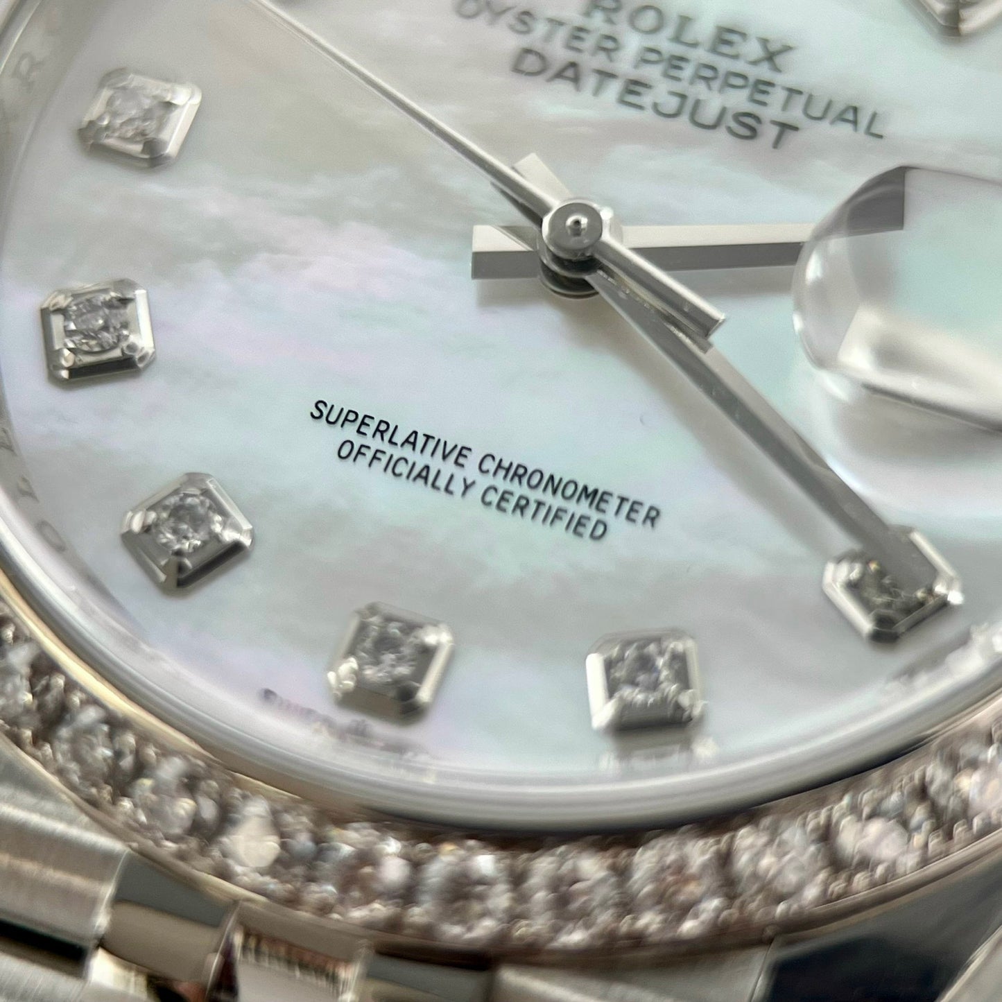 Rolex Datejust M278274-0006 Perlmutt-Zifferblatt, individuelle Diamanten-Lünette