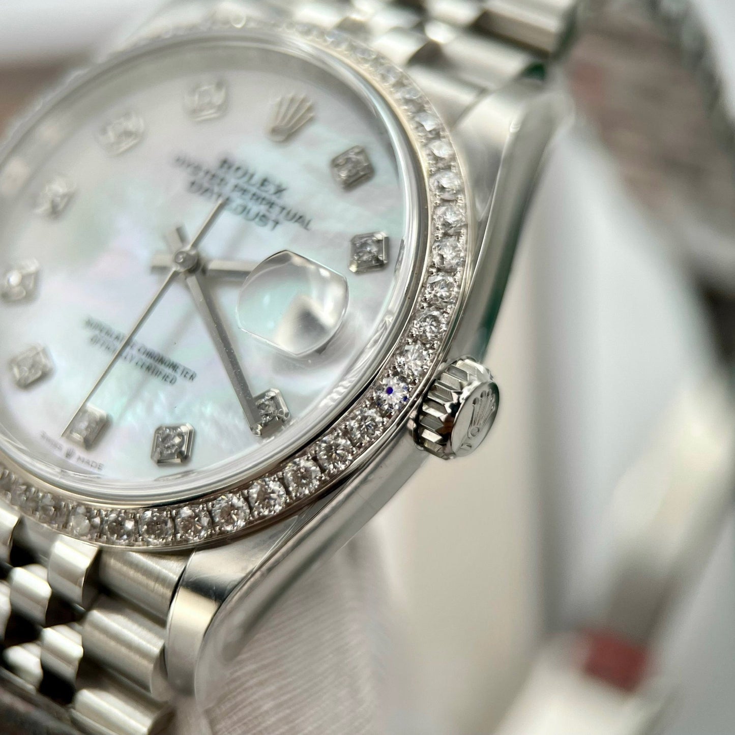 Rolex Datejust M278274-0006 Perlmutt-Zifferblatt, individuelle Diamanten-Lünette