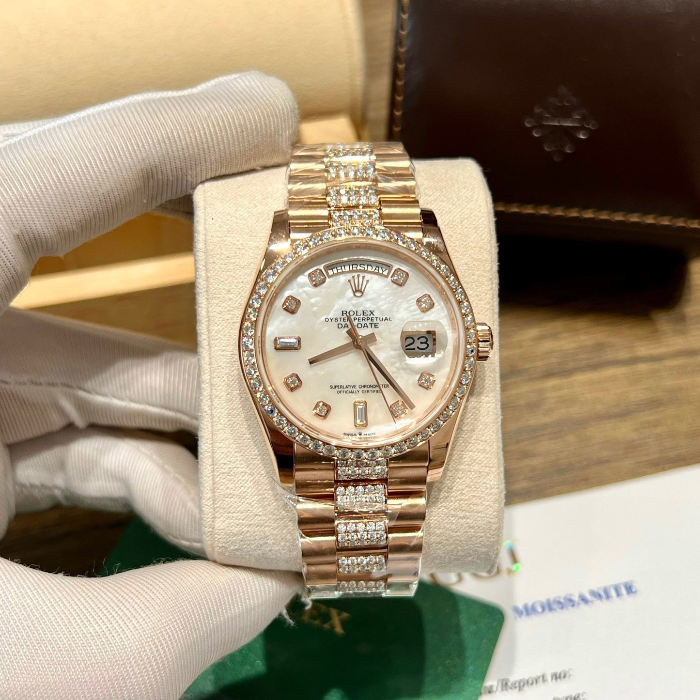 Rolex Day-Date M128345RBR-0030 Nacre 1:1 Meilleure édition personnalisée 18 carats et moissanite