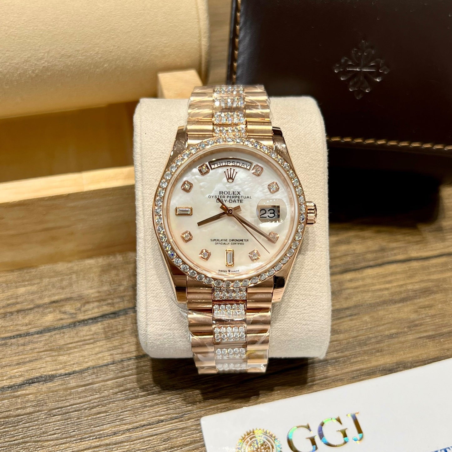 Rolex Day-Date M128345RBR-0030 Nacre 1:1 Meilleure édition personnalisée 18 carats et moissanite