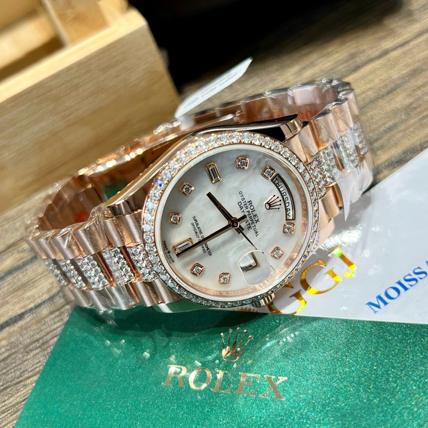 Rolex Day-Date M128345RBR-0030 Nacre 1:1 Meilleure édition personnalisée 18 carats et moissanite