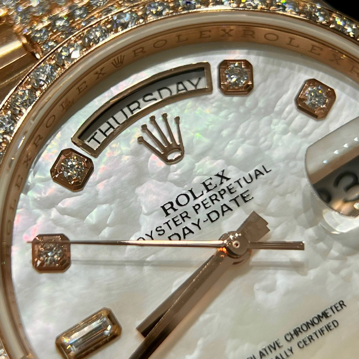 Rolex Day-Date M128345RBR-0030 Nacre 1:1 Meilleure édition personnalisée 18 carats et moissanite