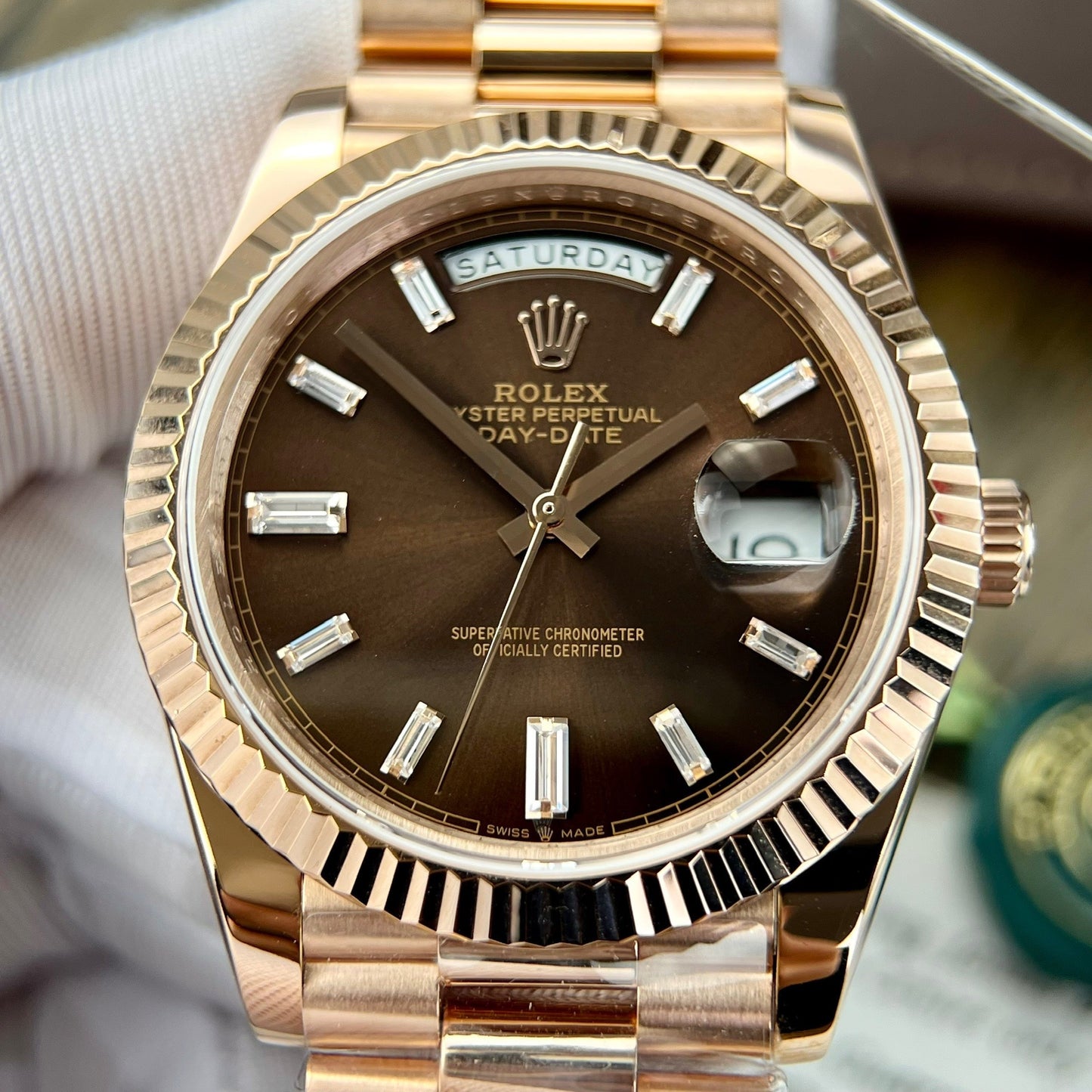 Rolex Day Date M228235-0003 plaqué or 18 carats 1:1 Best Edition GM Factory V2 Cadran chocolat Version contrepoids