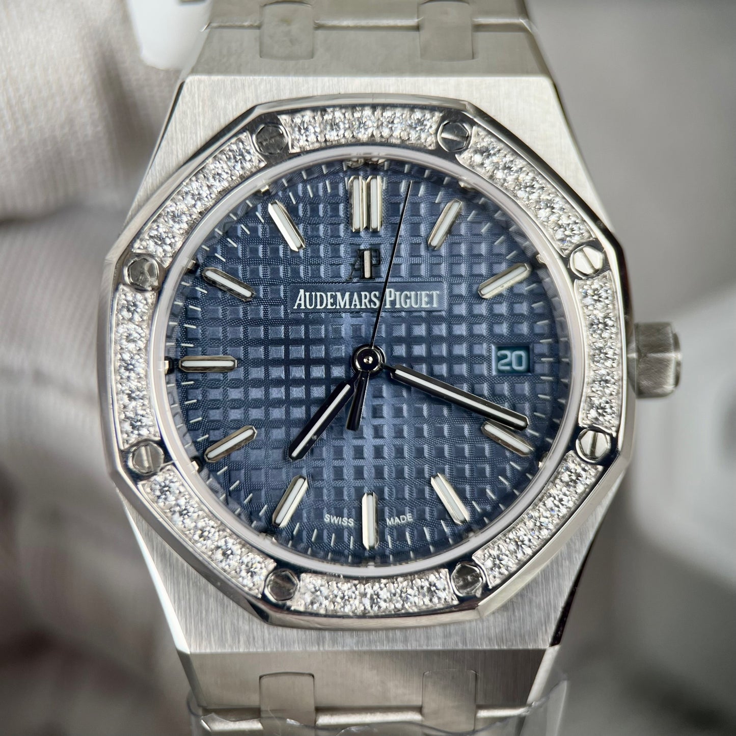 Audemars Piguet Royal Oak 67651IP.ZZ.1261IP.01 1:1 Best Edition ZF Factory Blue Dial Moissanite bezel