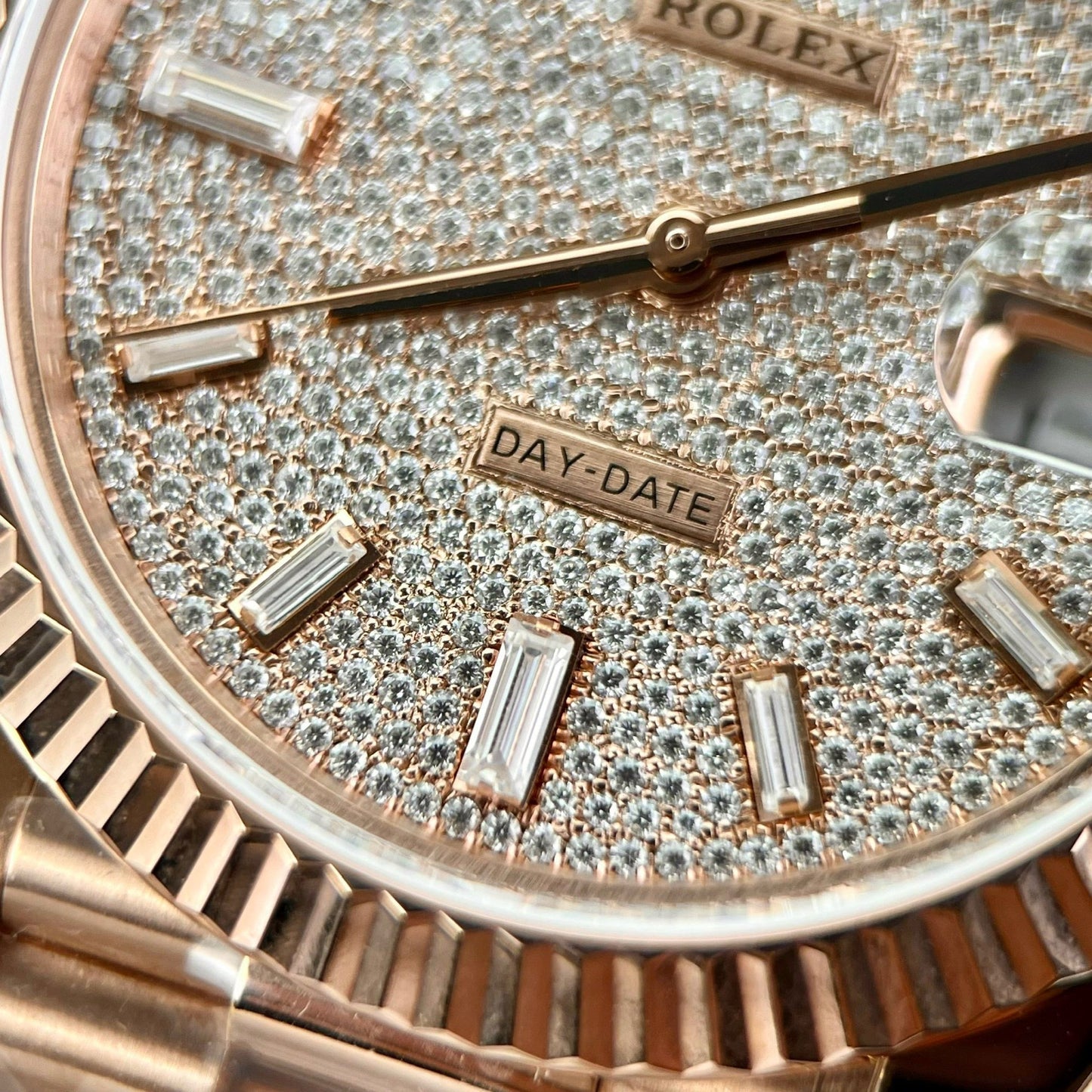 Rolex Day Date m228235-0036 personnalisé Or Everose 18 carats 1:1 meilleure édition GM Factory Cadran Moissanite