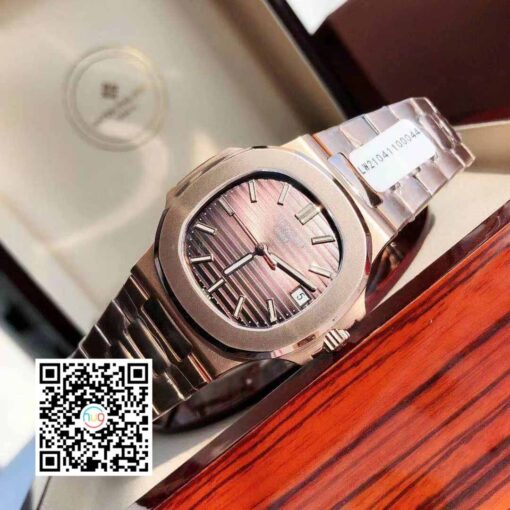 Patek Philippe Nautilus 5711/1R-001 –Wrapped 18k Rose Gold light red dial - immagine 8