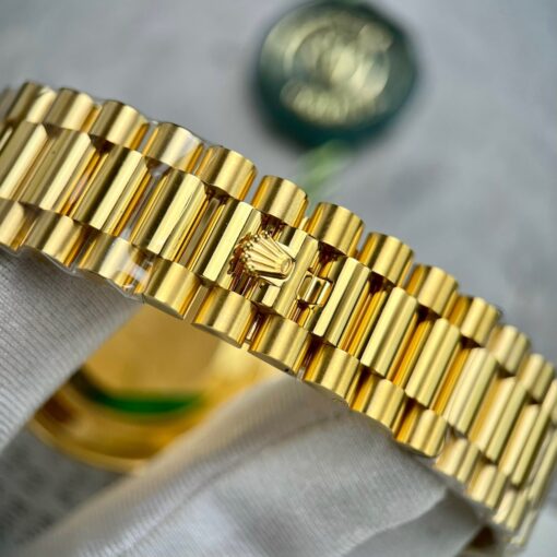 Rolex Day-Date 40 228348rbr-0002 Yellow Gold 18k gold encrusted with Artificial diamonds — изображение 13