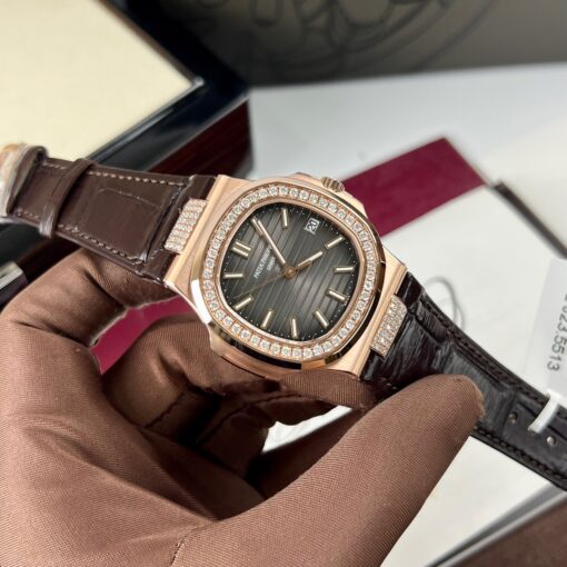 Patek Philippe Nautilus 5711/1R-001 –Wrapped 18k and diamond Leather band version - immagine 6