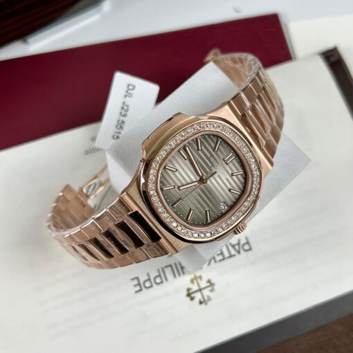 Patek Philippe Nautilus 5711/1R-001 –Wrapped 18k Rose Gold and diamond from 3K factory - immagine 5