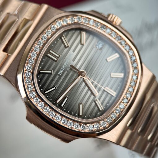 Patek Philippe Nautilus 5711/1R-001 –Wrapped 18k Rose Gold and diamond from 3K factory - immagine 7