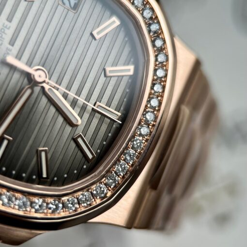 Patek Philippe Nautilus 5711/1R-001 –Wrapped 18k Rose Gold and diamond from 3K factory - immagine 9