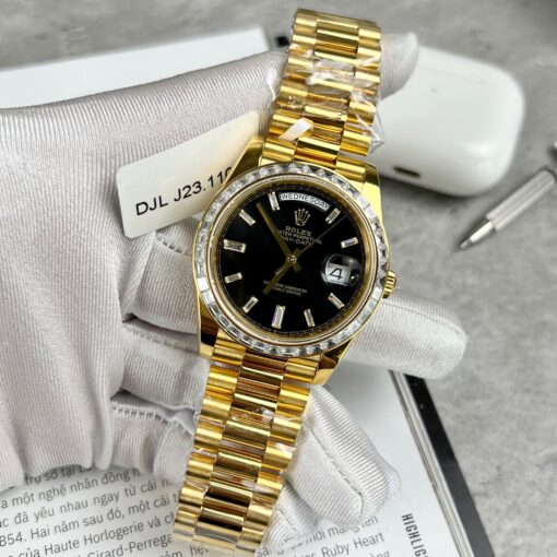 Rolex Day-Date 40 228398TBR wrapped yellow gold 18k and Baguette moissanite bezel - Image 9