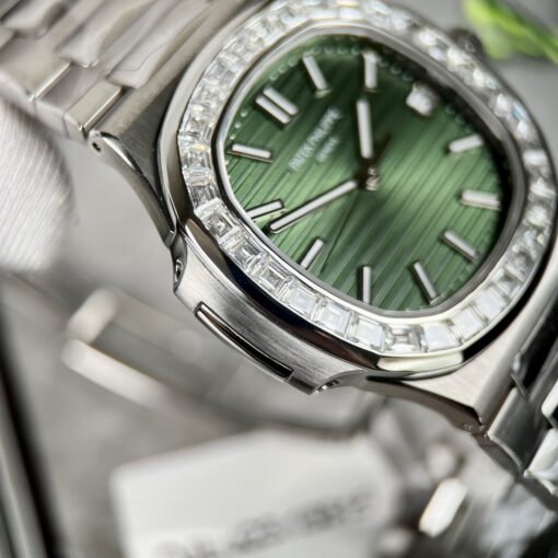 Patek Philippe Nautilus 5711/1A-014 made from 3K Factory and custom Moissanite diamonds - immagine 10