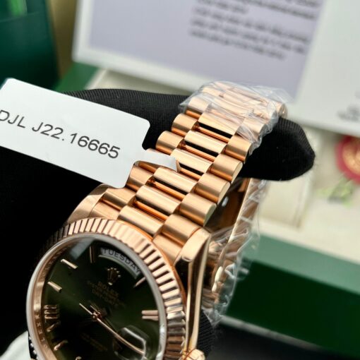 Rolex Day-Date 40 228235 Gold Filled 18k with 150 gram weight green dial - Image 5