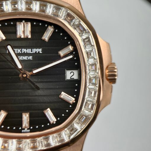 Patek Philippe Nautilus 5711/1R-001 –Wrapped 18k Rose Gold and Moissanite Baguette - immagine 8