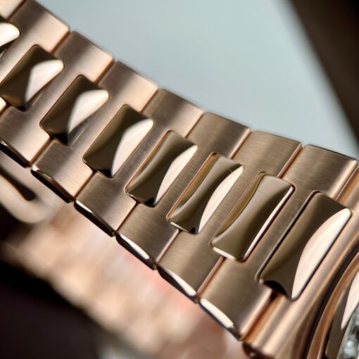 Patek Philippe Nautilus 5711/1R-001 –Wrapped 18k Rose Gold and Moissanite Baguette - immagine 14