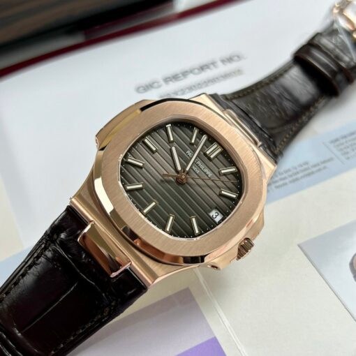 Patek Philippe Nautilus 5711/1R-001 –Wrapped 18k rose gold Leather band version - immagine 2