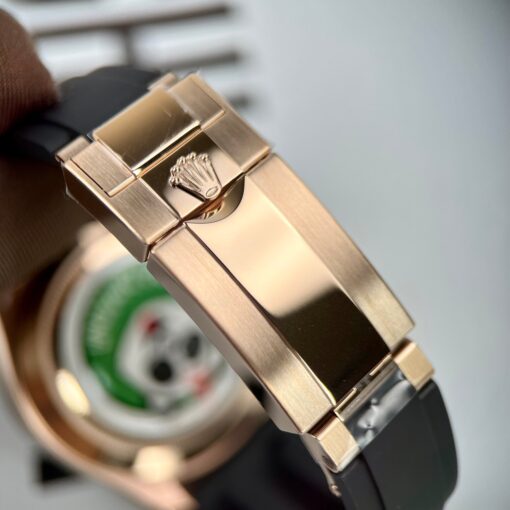 Rolex Daytona M116505-0010  1:1 Best Edition BT Factory Rose Gold Rubber Strap - Image 10