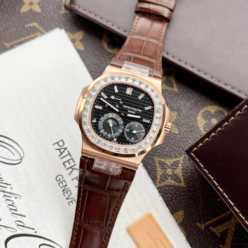 Patek Philippe Nautilus 5724R-001  GR factory 1:1 best edition Black Dial Rose gold and stone – Image 7