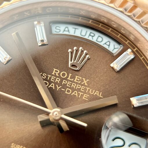 Rolex Day Date M228235-0003 18k gold plated 1:1 Best Edition GM Factory V3 Chocolate Dial Counterweight Version — изображение 7