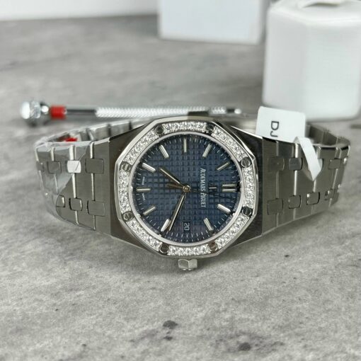 Audemars Piguet Royal Oak 67651IP.ZZ.1261IP.01 1:1 Best Edition ZF Factory Blue Dial Moissanite bezel - Image 2