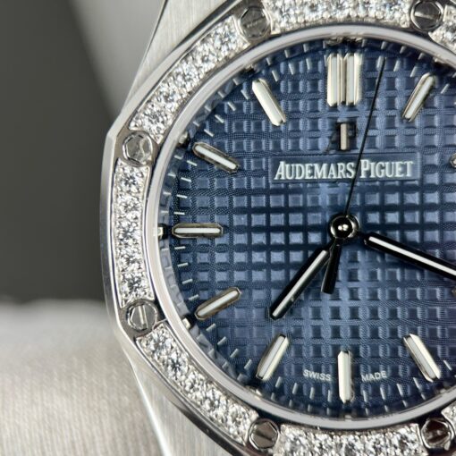 Audemars Piguet Royal Oak 67651IP.ZZ.1261IP.01 1:1 Best Edition ZF Factory Blue Dial Moissanite bezel - Image 6