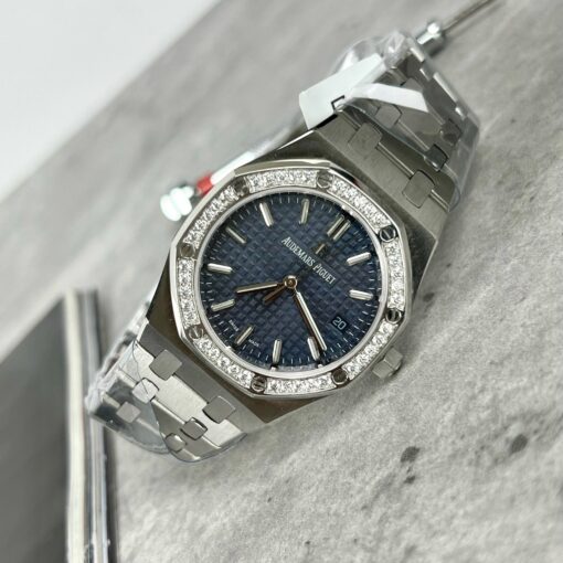 Audemars Piguet Royal Oak 67651IP.ZZ.1261IP.01 1:1 Best Edition ZF Factory Blue Dial Moissanite bezel - Image 7