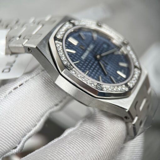 Audemars Piguet Royal Oak 67651IP.ZZ.1261IP.01 1:1 Best Edition ZF Factory Blue Dial Moissanite bezel - Image 8