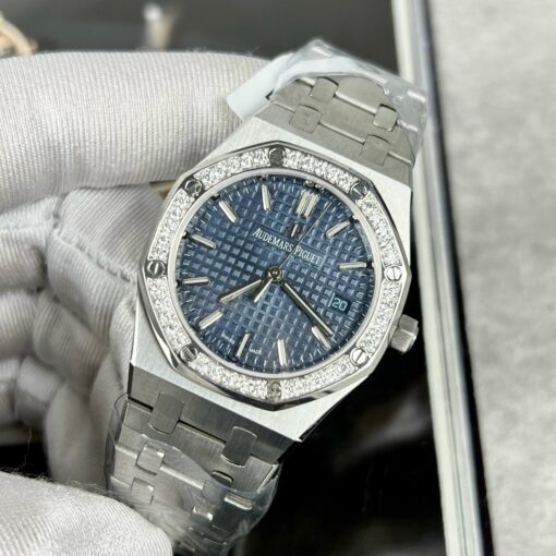 Audemars Piguet Royal Oak 67651IP.ZZ.1261IP.01 1:1 Best Edition ZF Factory Blue Dial Moissanite bezel - Image 13